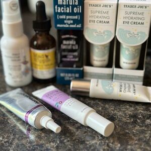 (SOLD) Bundle of 8 skincare products